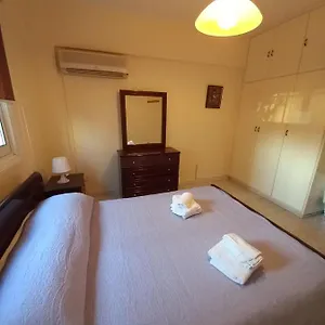 2 Bedroom Near Finikoudes Апартаменты Ларнака