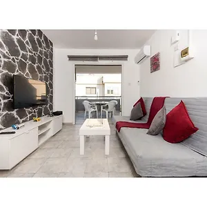 Holiday Apartment Апартаменты Ларнака